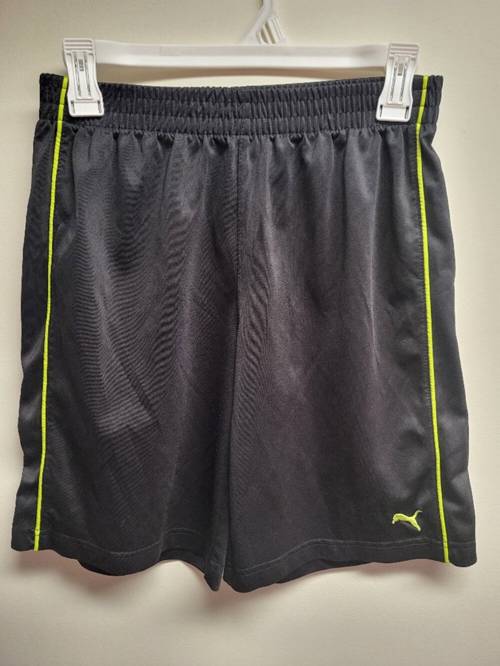Puma Boys Black Athletic Shorts Neon Green Trim Size Medium